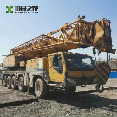 Cranes de camiões usados Capacidade de elevação nominal de 100 t 80 Km/h Velocidade máxima de condução Usados mas em excelentes condições de trabalho